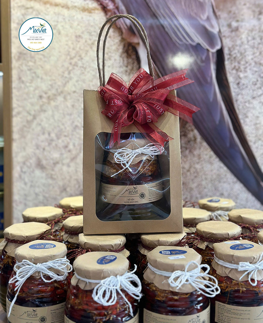 Mật ong ngâm tổ yến