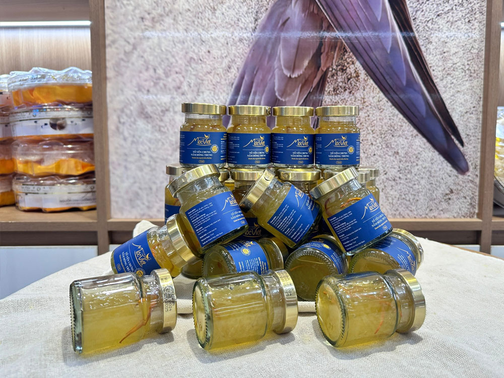 Tổ yến chưng nấm đông trùng 75ml